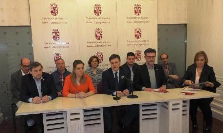 Imagen La Diputación rubrica con seis municipios convenios para la mejora de sus infraestructuras a las que aporta 306.000 euros